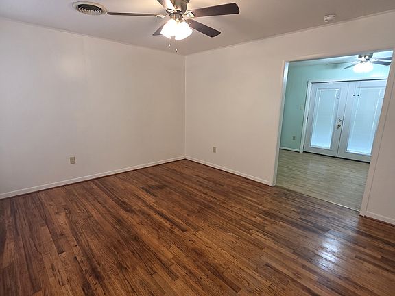 4th image of 303 Nauert St