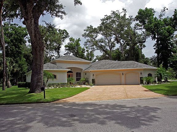2nd image of 98 Emerald Oaks Ln