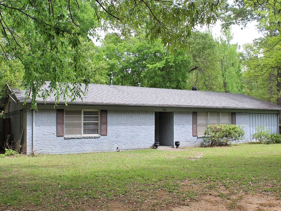 1st image of 603 Lakeshore Dr
