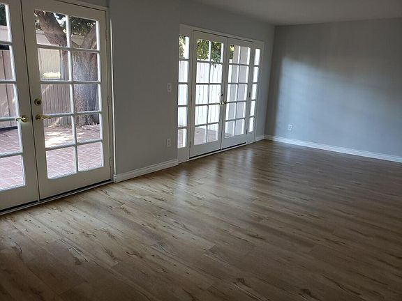 3rd image of 18144 Killion St Unit 6