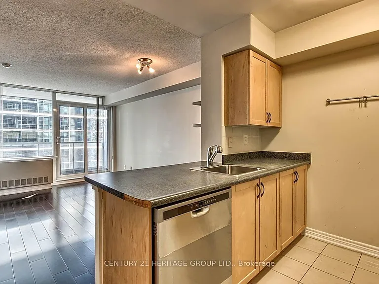 4978 Yonge St #1211 — Photo 17