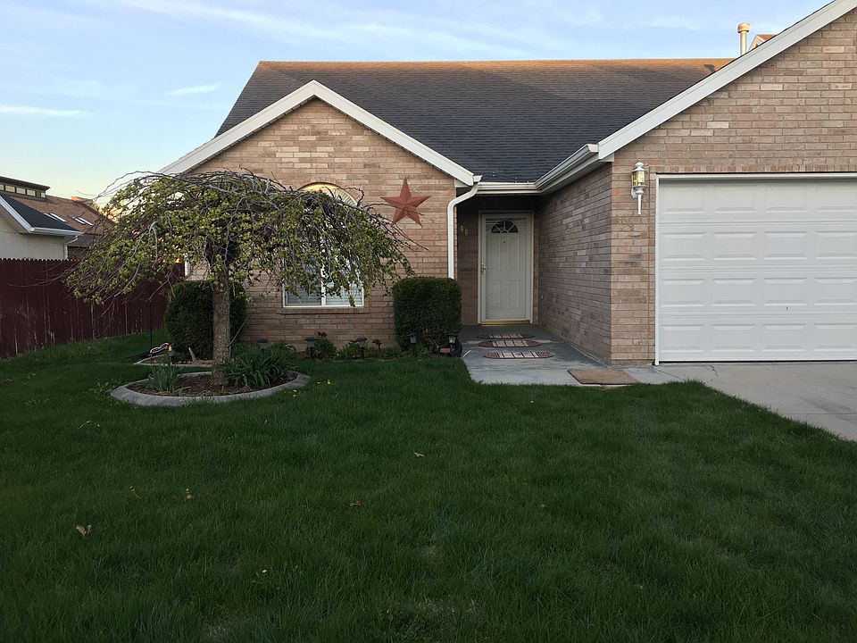 corner lot in 55+ community