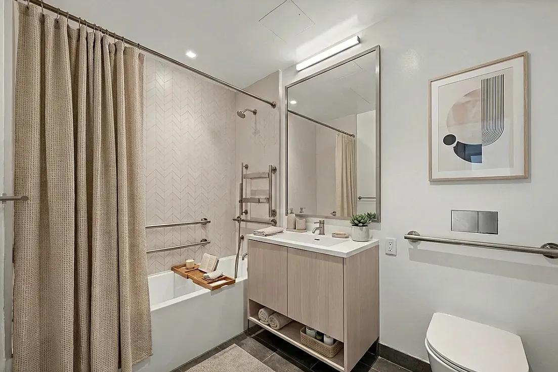 225 West 28th Street — Photo 4