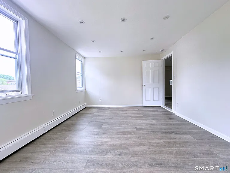 13 Bartlett St #2 — Photo 7