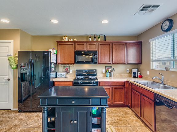 4th image of 5105 E Kittentails Dr
