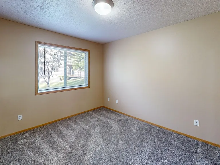 Dakota Park Apartments — Photo 44