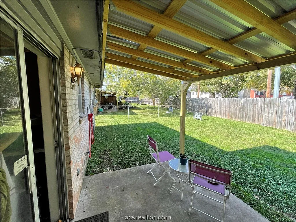 Building Photo - 1525 Hillside Dr #CS