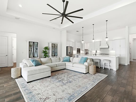 4th image of 312 Aquamarine Way