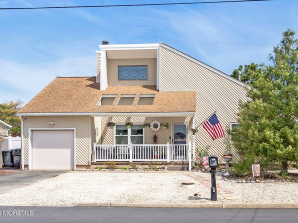 1083 Walter Boulevard, Manahawkin, NJ 08050