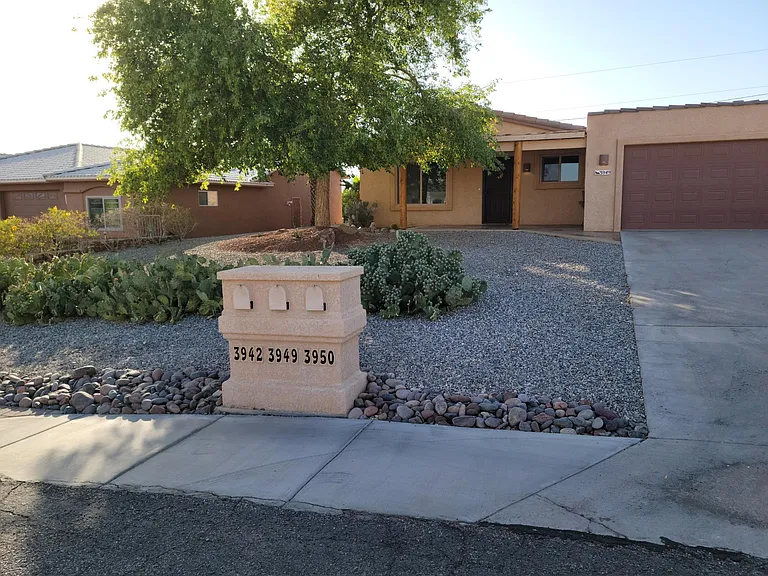 3949 Lunar Dr — Photo 3