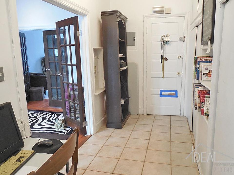 1st image of 7 E 2nd St #00000
