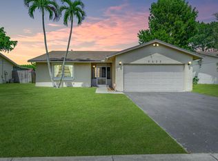 9623 Saddlebrook Dr, Boca Raton, FL 33496