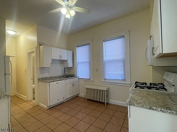 2nd image of 139 Ray St APT 2