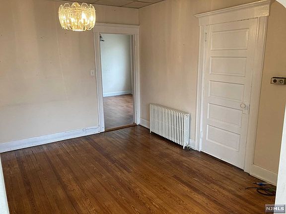 4th image of 49 Semel Ave Floor 2