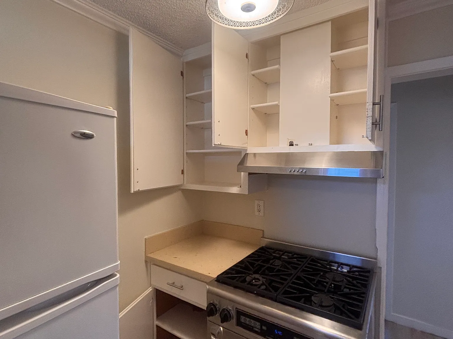 1 bed, 500 sqft, $2,400 — Photo 4