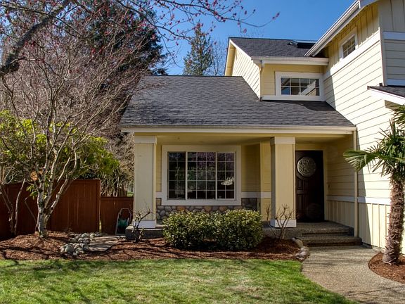 3rd image of 365 SE 12th Pl