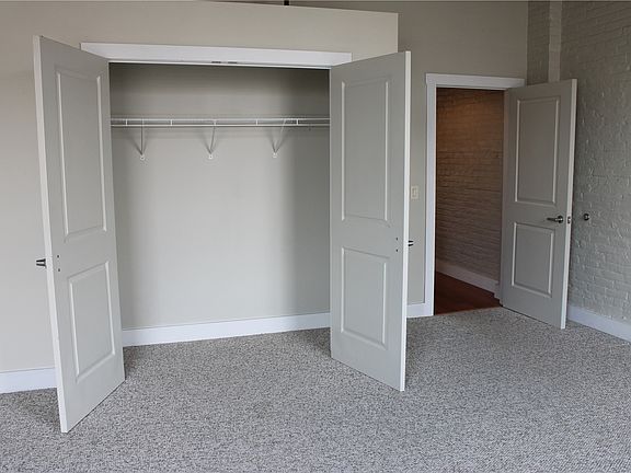 4th image of 759 N Salina St APT 42