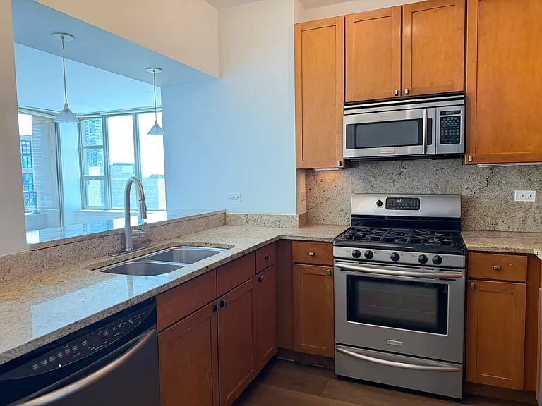 200 N Jefferson St #1101 — Photo 12