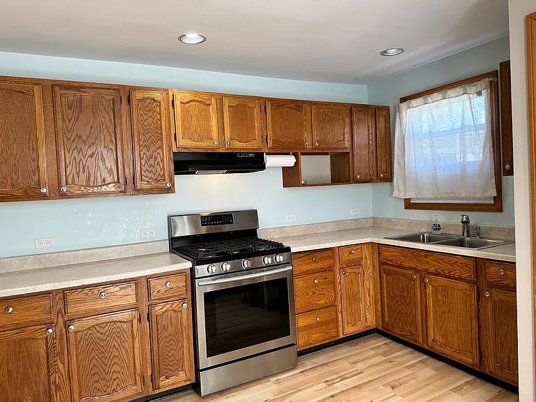 6808 W Forest Preserve Dr — Photo 13