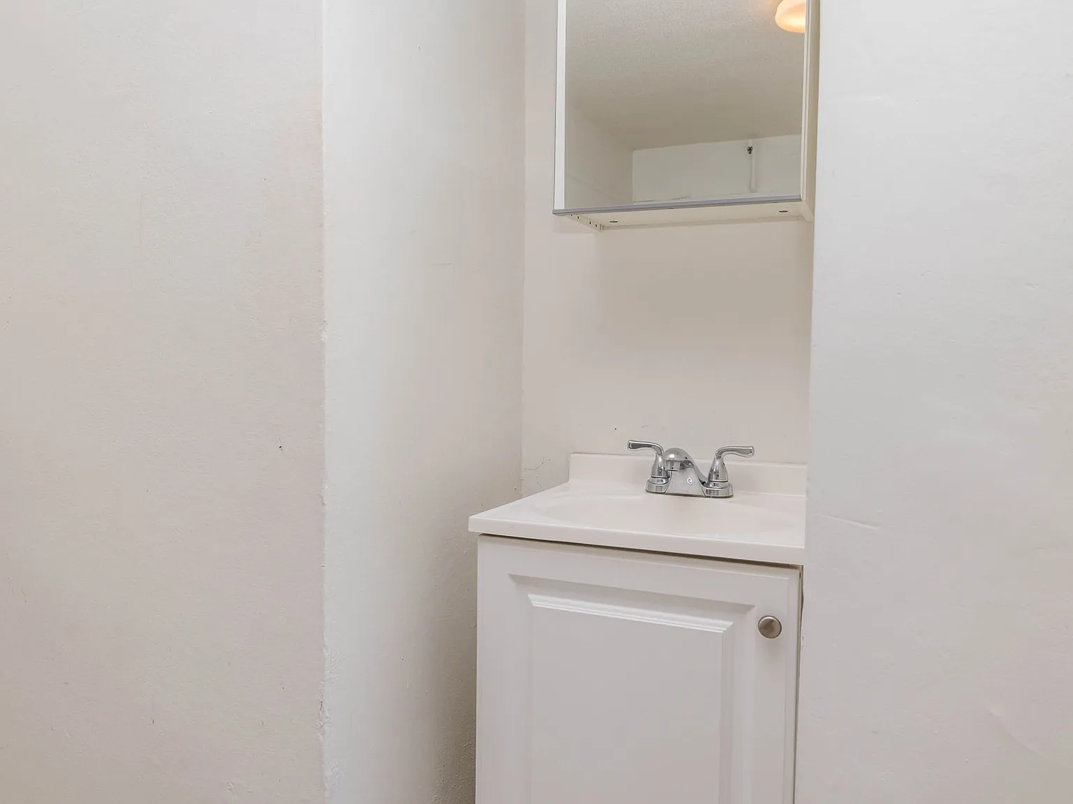 Studio, 170 sqft, $1,095 — Photo 2