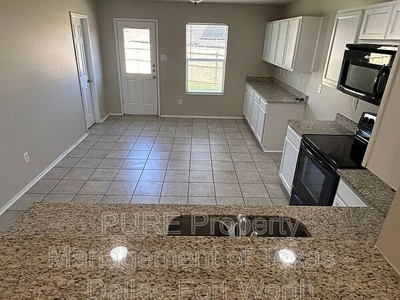 4th image of 908 Cathy Dr