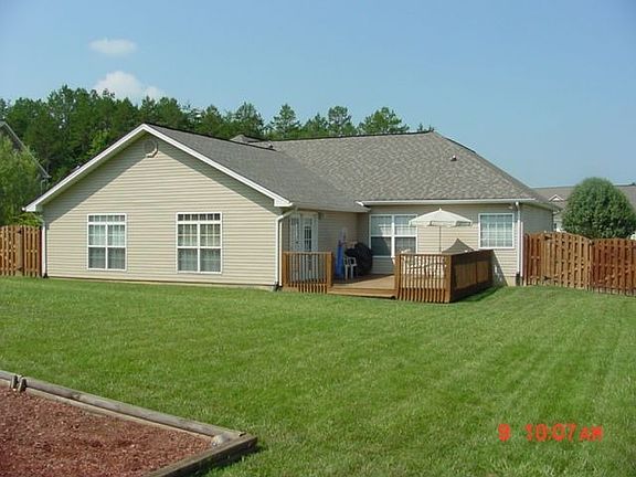 Great back yard/private