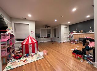 4655 N Drake Ave FLOOR 3, Chicago, IL 60625