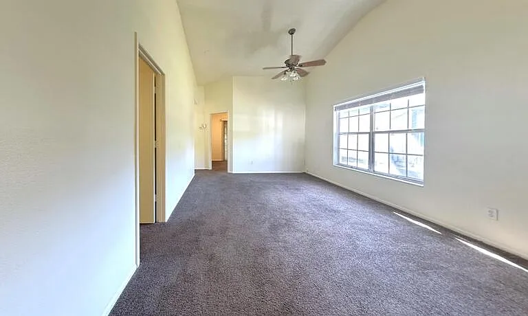 599 Capistrano Ct — Photo 12