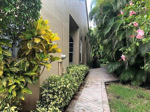 2nd image of 4646 Carlton Golf Dr