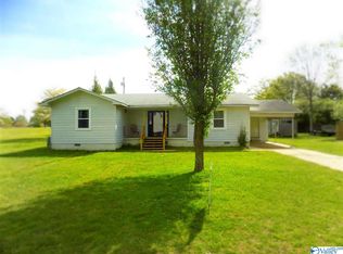 706 7th St NE, Arab, AL 35016