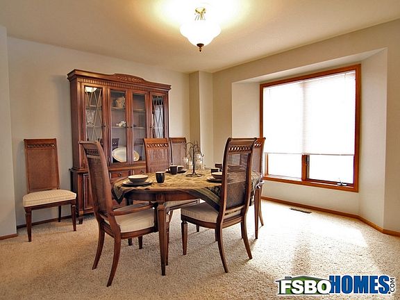 Formal Dining of Main Entry