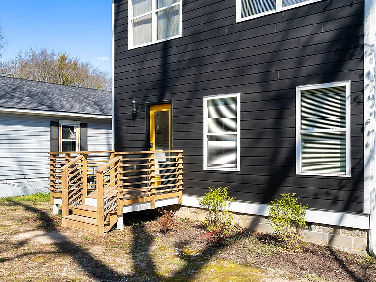 604 Julian St NW — Photo 56