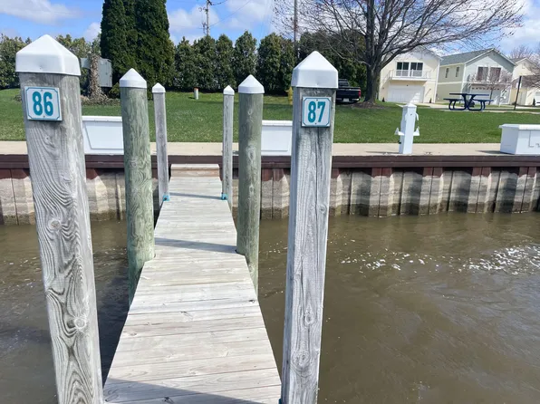 398 Anchors Way #87S, Saint Joseph, MI 49085