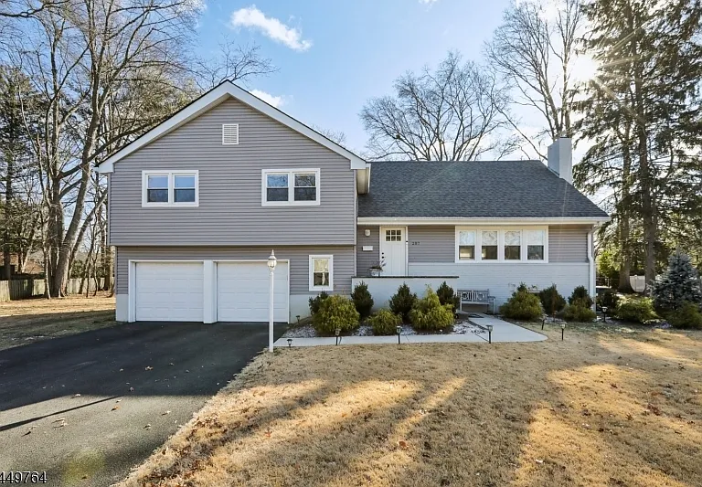 287 Country Club Dr — Photo 1