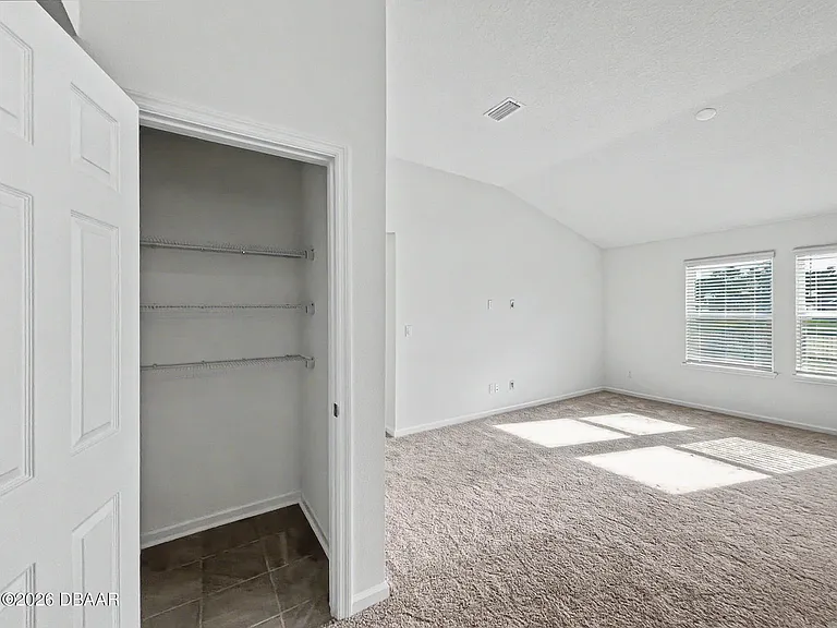55 Signet Cir — Photo 13