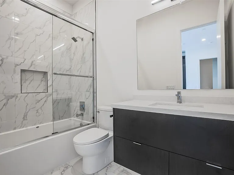 4322 Roseland Ave #4 — Photo 32