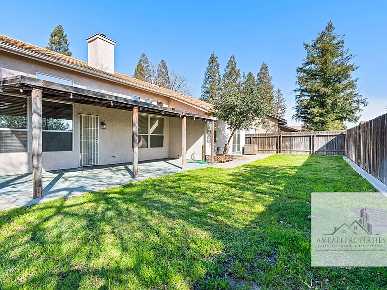 8684 N Recreation Ave — Photo 12
