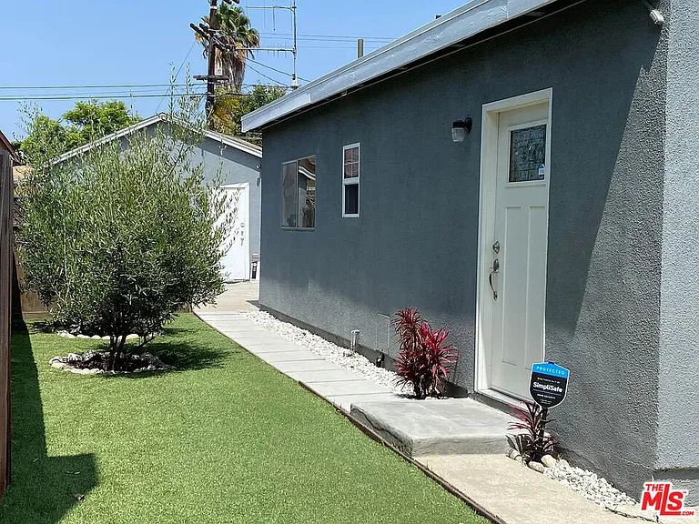 837 Sunset Ave — Photo 3