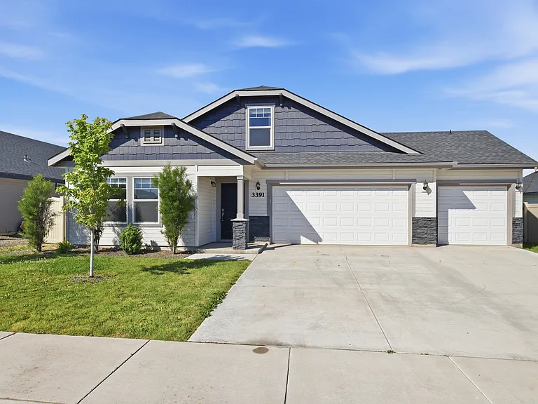 3391 S Rosa Parks Way — Photo 1