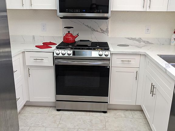 Freshly remodeled kitchen! High end appliances!