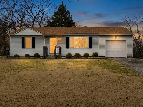 9000 W 49th St, Merriam, KS 66203