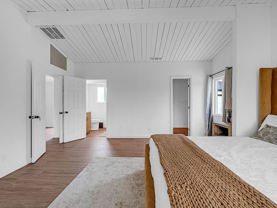 2nd image of 9956 La Docena Ln