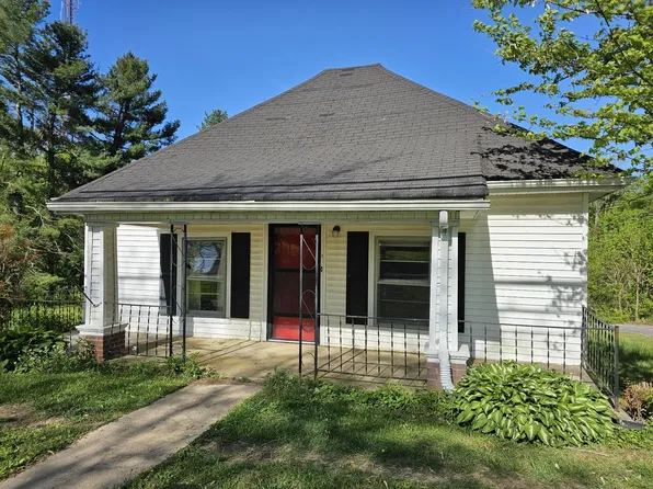 161 Sparta St, Spencer, TN 38585