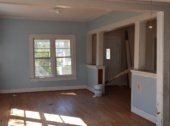 Living room/foyer