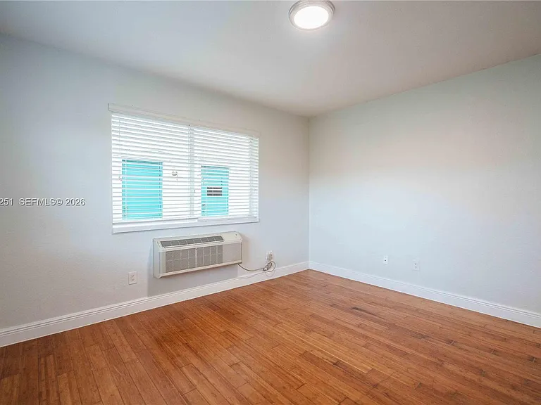 7325 Carlyle Ave #8 — Photo 10