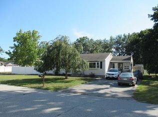 58 Leavitt St, Dracut, MA 01826