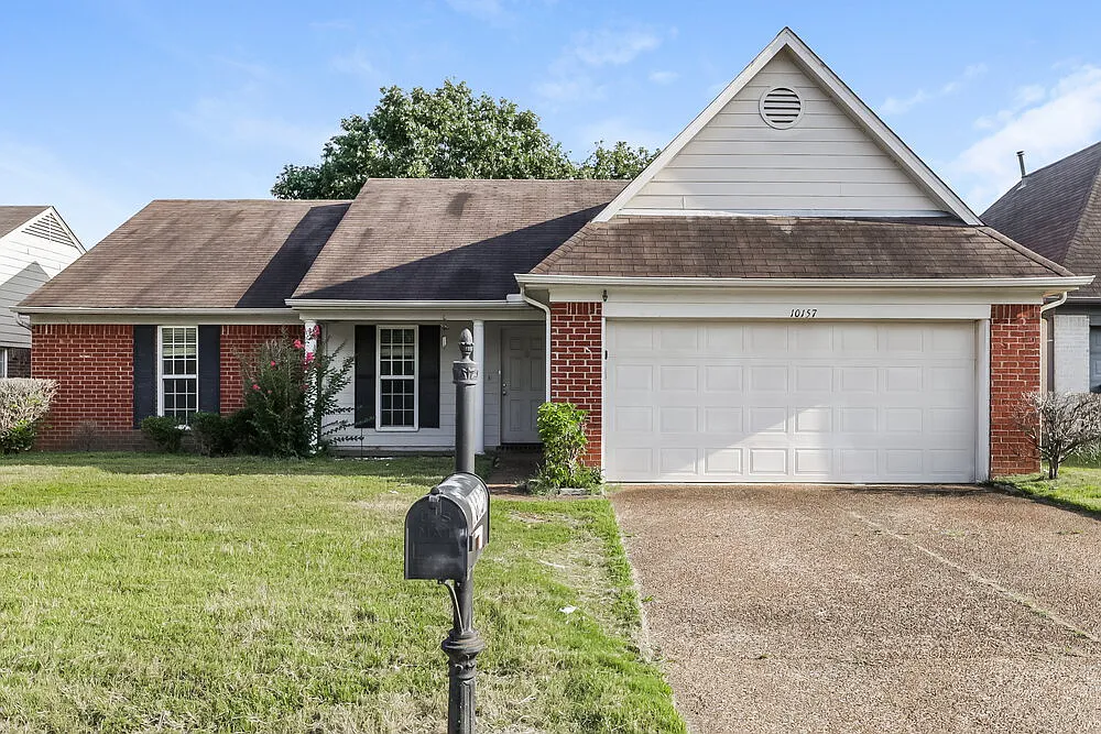 3 bed, 2.0 bath, 1403 sqft, $1,705 — Photo 1