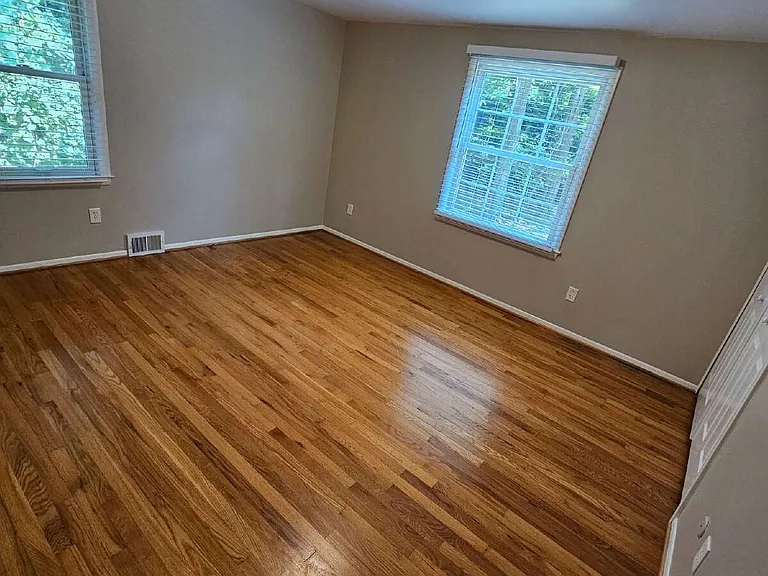 591 E Long Lake Rd — Photo 17