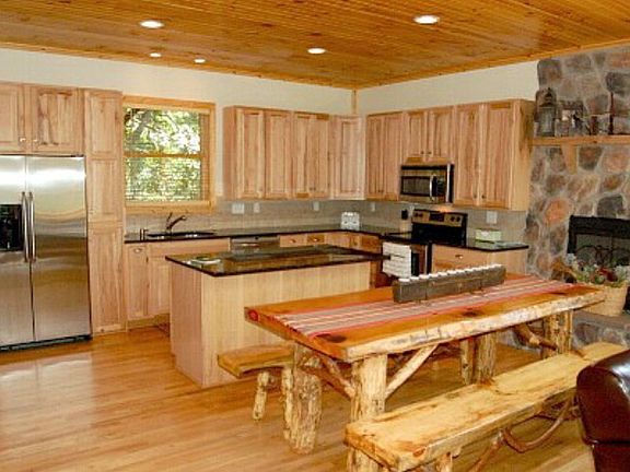 5th image of 1015 Devils Lake Dr