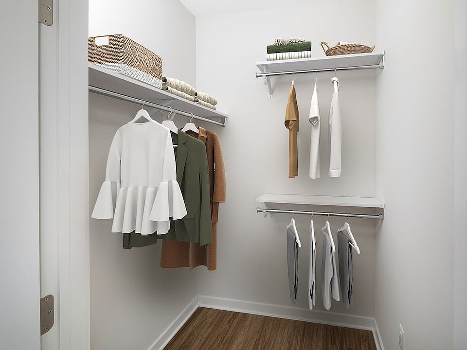 Walk-in closet